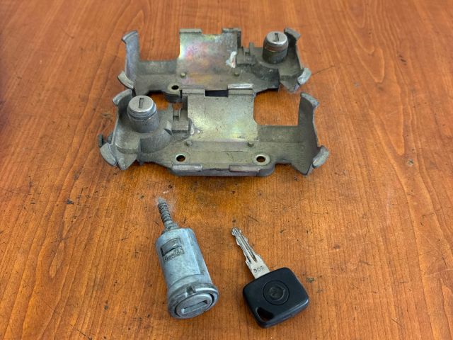 bontott OPEL ASTRA F Zárbetét Szett