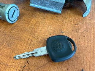 bontott OPEL ASTRA F Zárbetét Szett