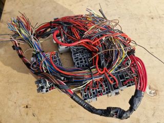 bontott OPEL ASTRA G Biztosítéktábla Motortér