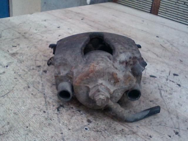 bontott OPEL ASTRA G Jobb első Féknyereg Munkahengerrel