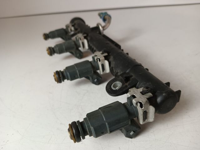 bontott OPEL ASTRA G Porlasztó Sor / Híd