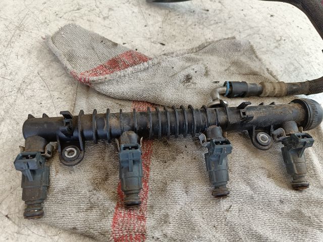 bontott OPEL ASTRA G Porlasztó Sor / Híd