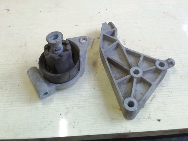 bontott OPEL ASTRA G Váltó Tartó Bak (Pozíciófüggetlen)