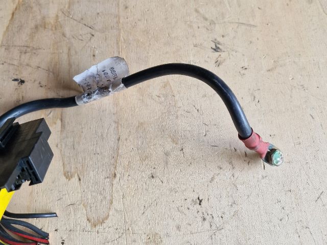 bontott OPEL ASTRA G Biztosítéktábla Motortér