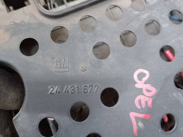 bontott OPEL ASTRA G Biztosítéktábla Motortér