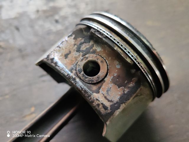 bontott OPEL ASTRA G Dugattyú és Hajtókar