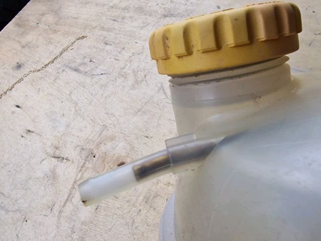 bontott OPEL ASTRA G Kiegyenlítő Tartály