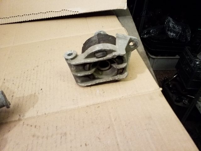 bontott OPEL ASTRA G Motor Tartó Bak (Fém)