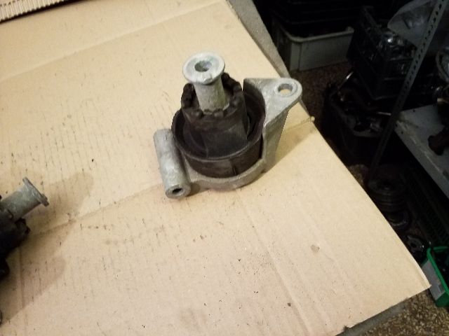 bontott OPEL ASTRA G Motor Tartó Bak (Fém)