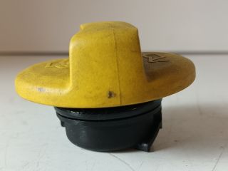 bontott OPEL ASTRA G Olajbeöntő Sapka