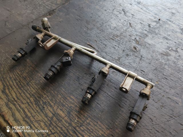 bontott OPEL ASTRA G Porlasztó Sor / Híd