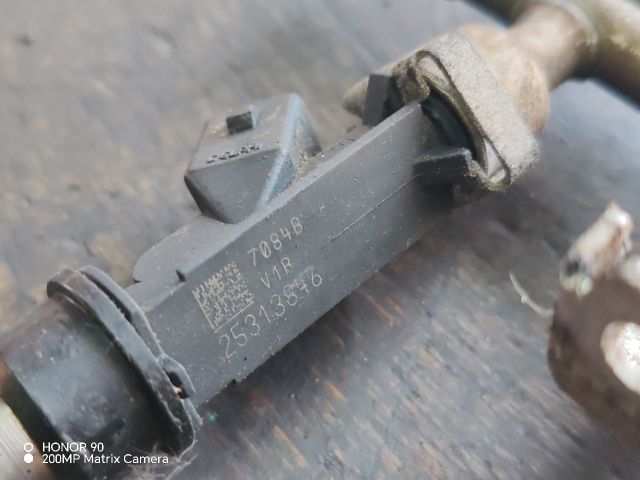 bontott OPEL ASTRA G Porlasztó Sor / Híd