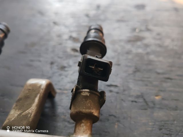 bontott OPEL ASTRA G Porlasztó Sor / Híd