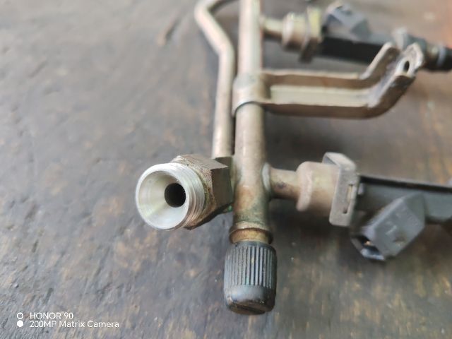 bontott OPEL ASTRA G Porlasztó Sor / Híd