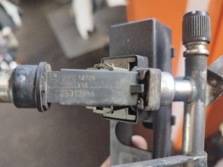 bontott OPEL ASTRA G Porlasztó Sor / Híd