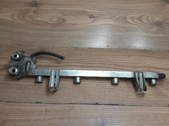 bontott OPEL ASTRA G Porlasztó Sor / Híd