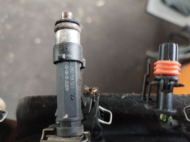 bontott OPEL ASTRA G Porlasztó Sor / Híd