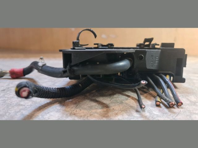 bontott OPEL ASTRA G Biztosítéktábla Motortér