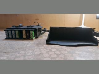 bontott OPEL ASTRA G Biztosítéktábla Motortér