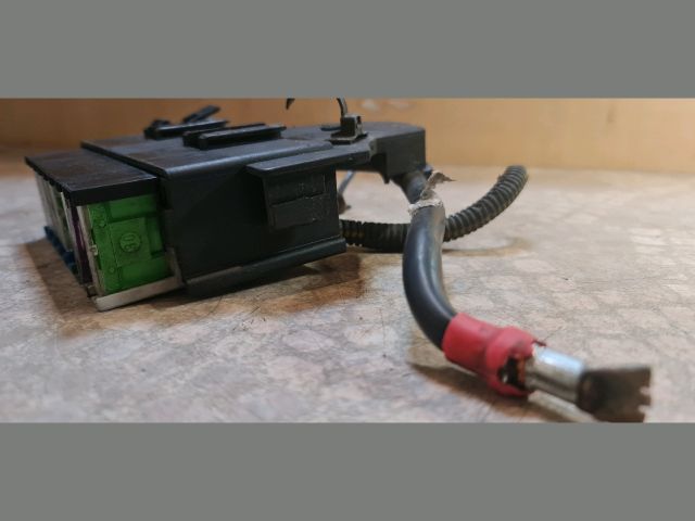 bontott OPEL ASTRA G Biztosítéktábla Motortér