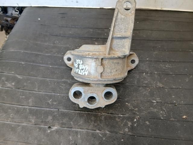 bontott OPEL ASTRA G Motor Tartó Bak (Pozíciófüggetlen)