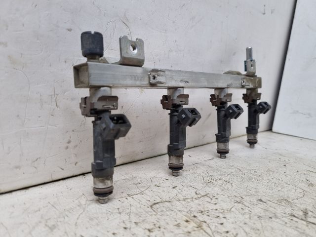 bontott OPEL ASTRA G Porlasztó Sor / Híd