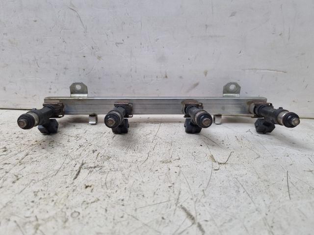 bontott OPEL ASTRA G Porlasztó Sor / Híd