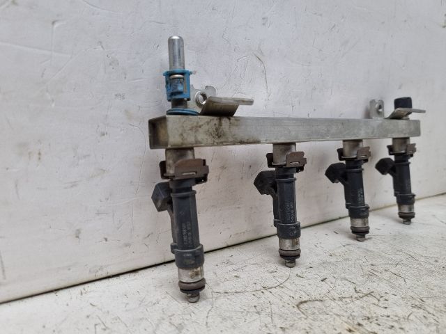 bontott OPEL ASTRA G Porlasztó Sor / Híd