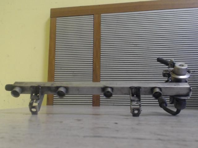 bontott OPEL ASTRA G Porlasztó Sor / Híd