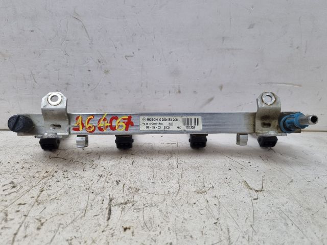 bontott OPEL ASTRA G Porlasztó Sor / Híd