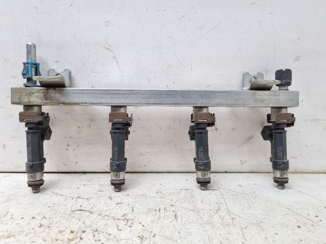 bontott OPEL ASTRA G Porlasztó Sor / Híd