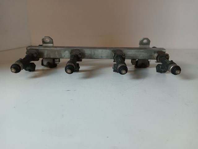 bontott OPEL ASTRA G Porlasztó Sor / Híd