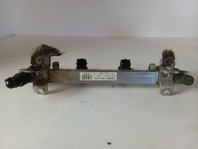 bontott OPEL ASTRA G Porlasztó Sor / Híd