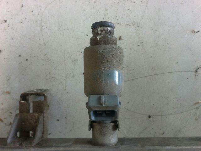 bontott OPEL ASTRA G Porlasztó Sor / Híd