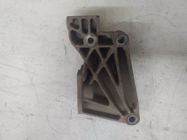 bontott OPEL ASTRA G Generátor Tartó Bak