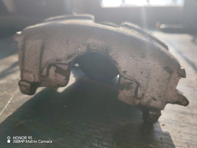 bontott OPEL ASTRA G Jobb első Féknyereg Munkahengerrel