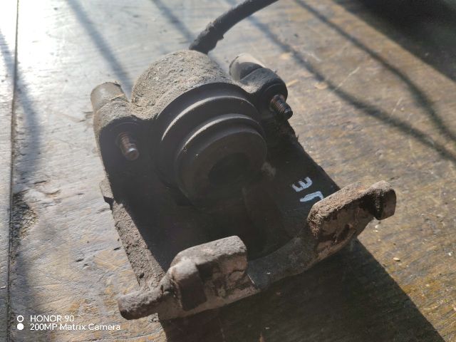 bontott OPEL ASTRA G Jobb első Féknyereg Munkahengerrel