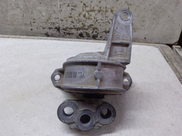 bontott OPEL ASTRA G Motor Tartó Bak Jobb