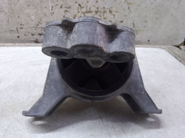 bontott OPEL ASTRA G Motor Tartó Bak Jobb