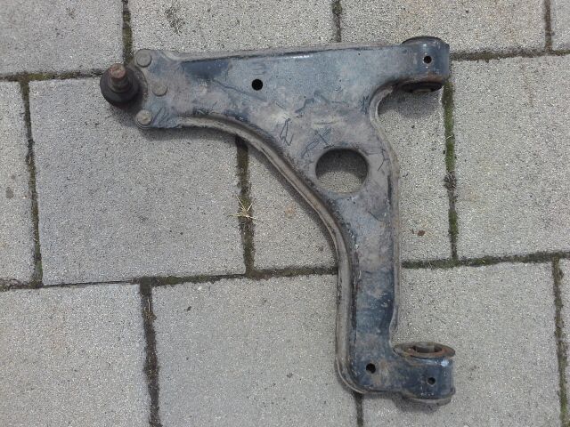 bontott OPEL ASTRA G Bal első Lengőkar