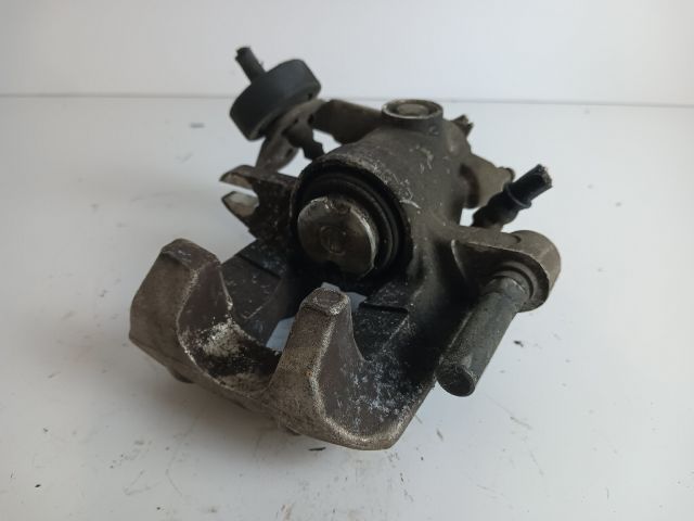 bontott OPEL ASTRA G Bal hátsó Féknyereg Munkahengerrel