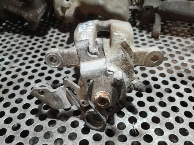 bontott OPEL ASTRA G Bal hátsó Féknyereg Munkahengerrel