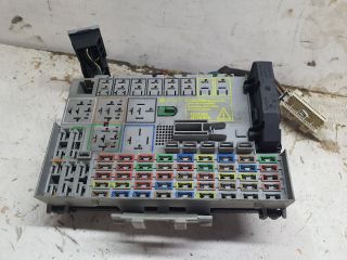 bontott OPEL ASTRA G Biztosítéktábla Motortér