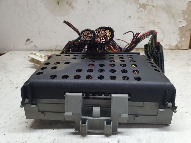 bontott OPEL ASTRA G Biztosítéktábla Motortér