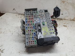 bontott OPEL ASTRA G Biztosítéktábla Motortér