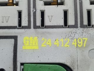 bontott OPEL ASTRA G Biztosítéktábla Motortér