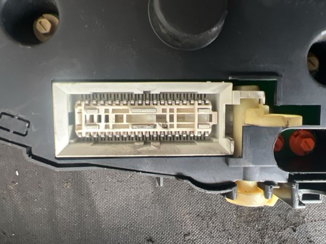 bontott OPEL ASTRA G Kilométeróra