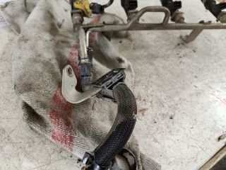 bontott OPEL ASTRA G Porlasztó Sor / Híd