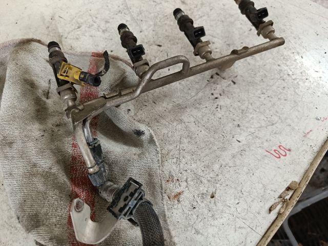 bontott OPEL ASTRA G Porlasztó Sor / Híd