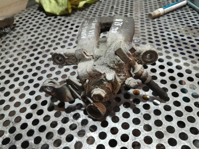 bontott OPEL ASTRA G Bal hátsó Féknyereg Munkahengerrel